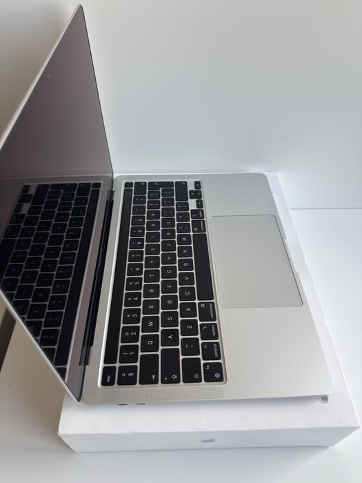 MacBook Pro M2 13” / 256 GB / Gwarancja / zadbany stan !