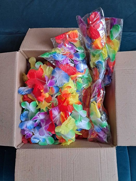 Naszyjniki 16 szt. kwiaty hawajskie na imprezę przebranie wesele