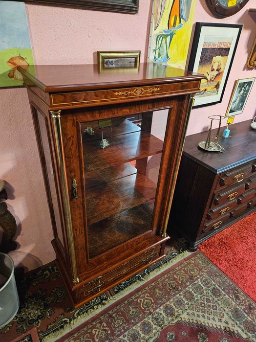 Cristaleira - Algumas marcas de uso