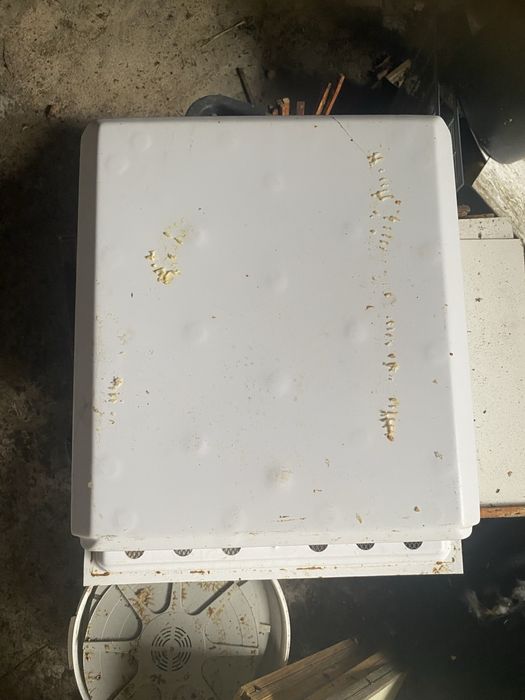 Używane podkarmiaczki powałkowe HexaTeam do uli Dadant 10 Wielkopo 12R