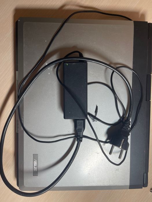 Ноутбук asus б в