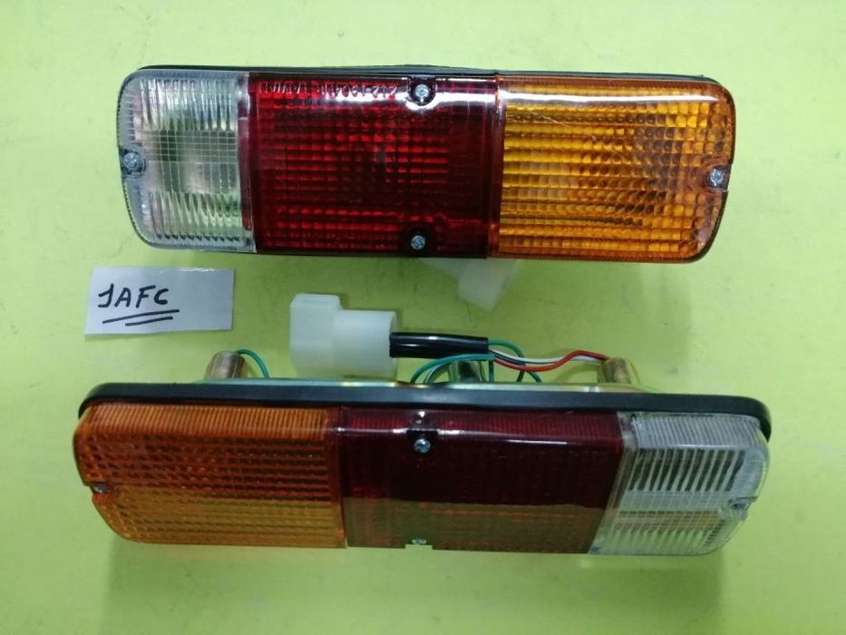 Farolins traseiros Toyota Land Cruiser BJ40 Hiace LH11 Hilux NOVOS