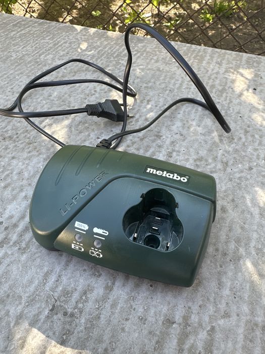 Зарядний пристрій Metabo LC 40 627064000