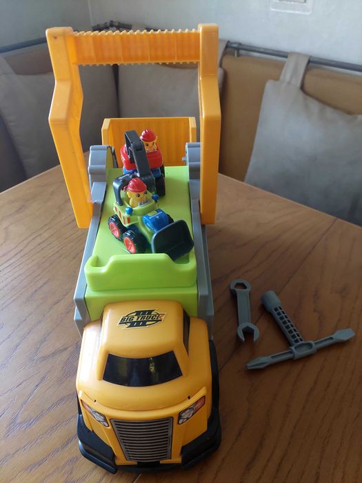 Дитячий ігровий набір машина-трейлер