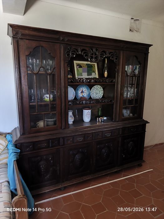 Selling an antique furniture piece