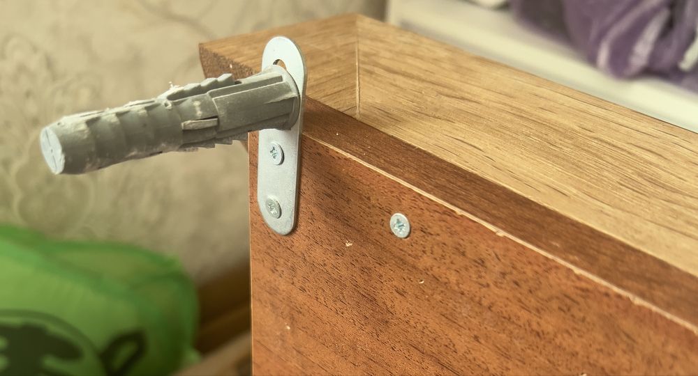 Комод з дзеркалом