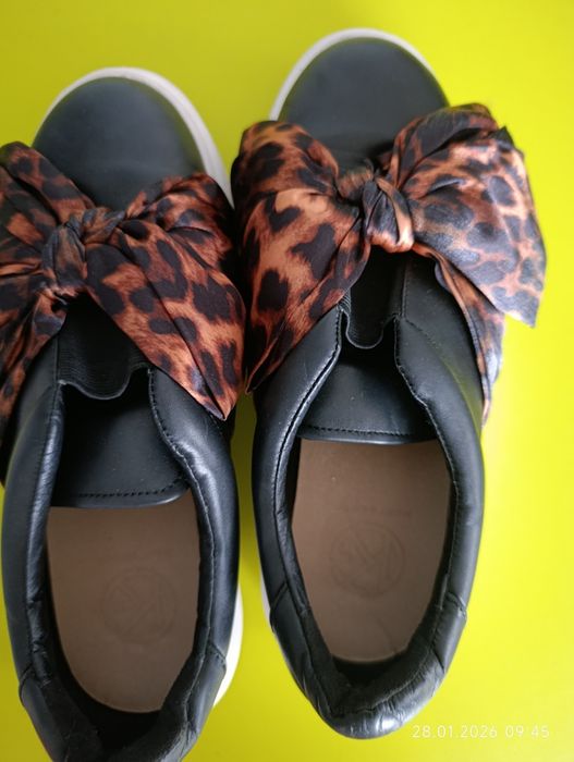Сліпони з бантом