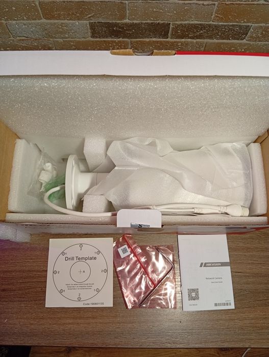 Камера відеонагляду вулична Hikvision DS-2CD2643G2-LIZS2U