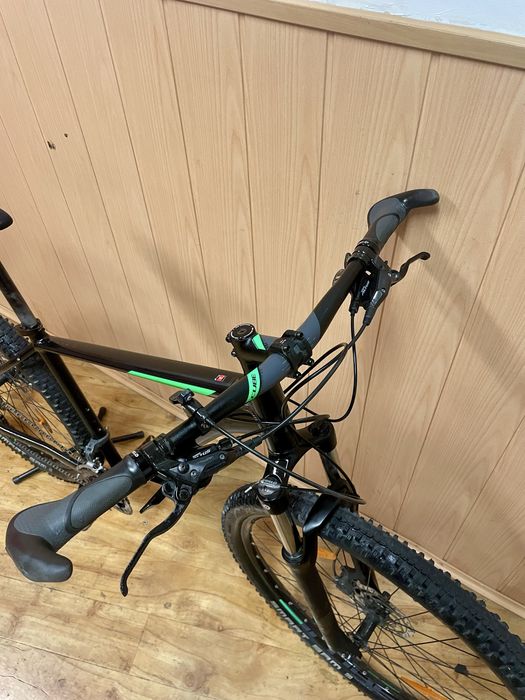 Bicicleta CUBE cmpt arg  29
