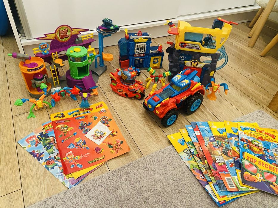 SuperThings laboratorium posterunek policji baza bohaterów itd zestaw