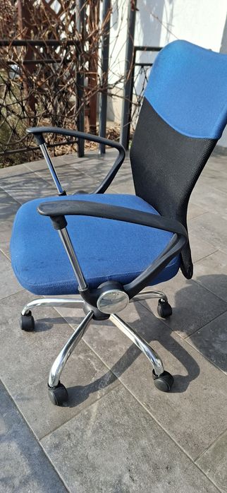 Krzesło biurowe obrotowe