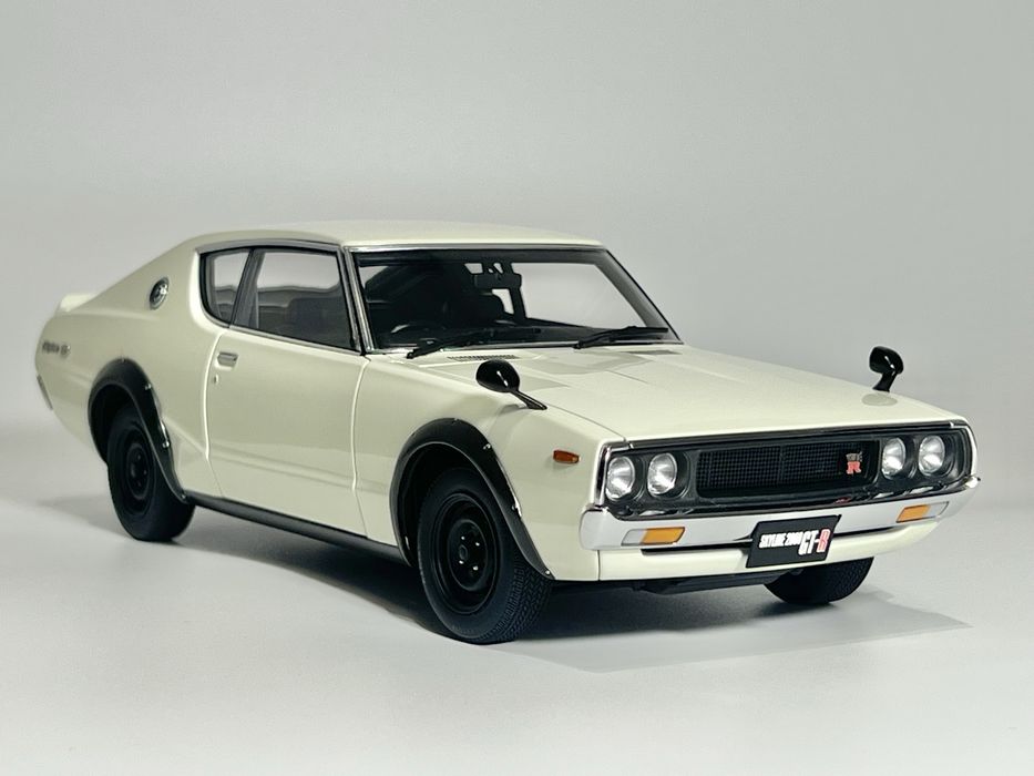 Nissan 2000 GT-R AUTOart 1/18