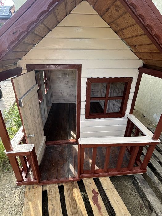 Drewniamy domek do Ogrodu dla dzieci .