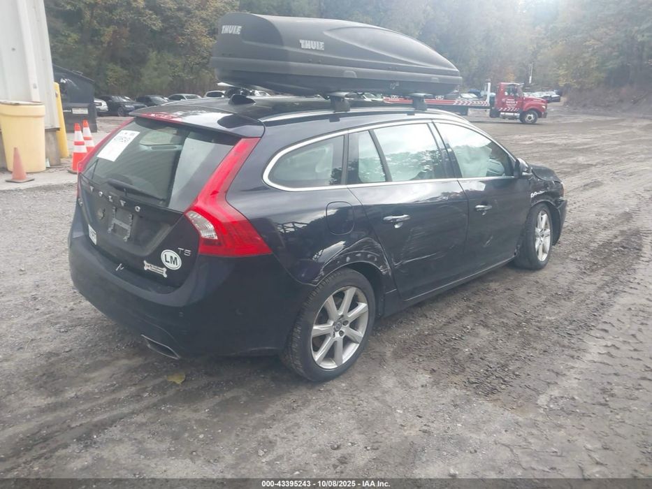 Volvo V60 2017 в дорозі