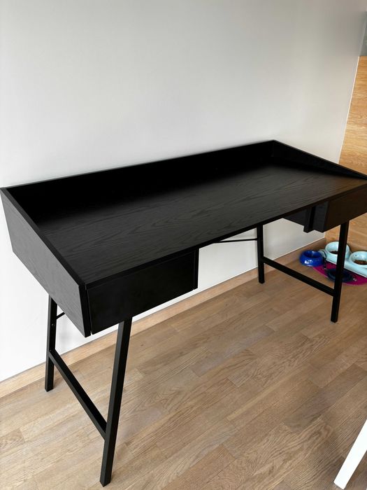 Office table - Black
