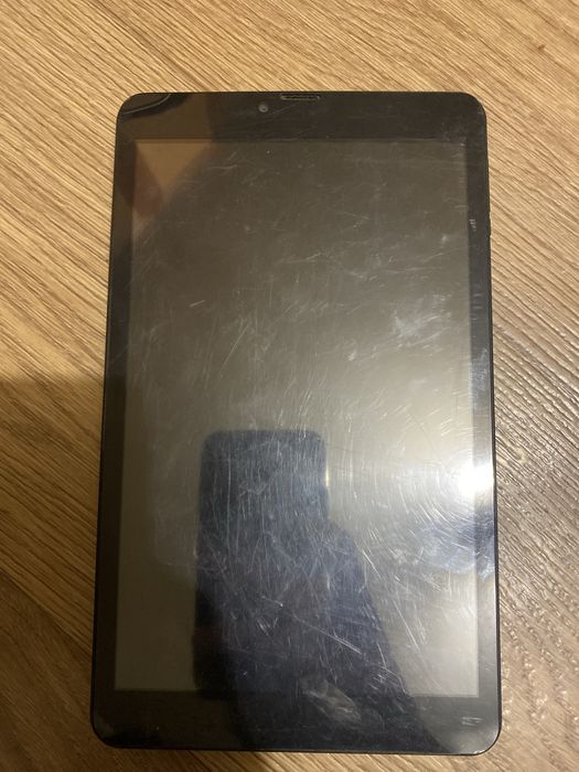 продаю планшет bravis