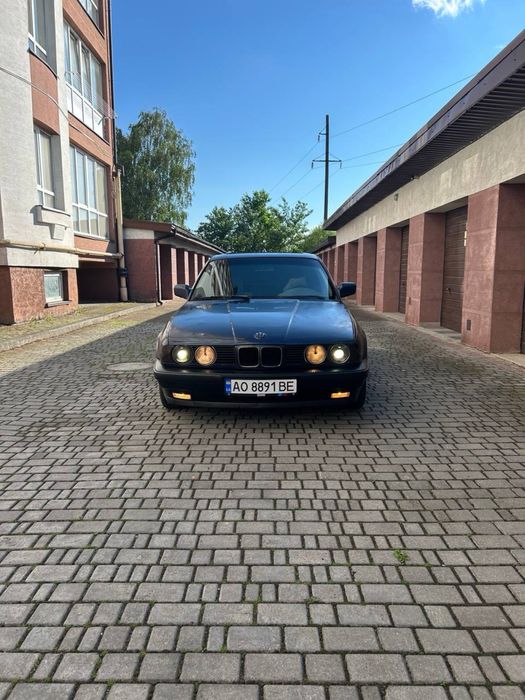 BMW e34 520l.