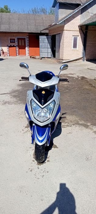 Продам скутер Yiben YB150T-15J