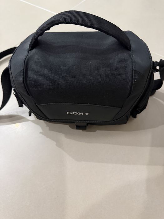 Sony Alfa 6000 + duas lentes + mala de transporte + mochila de fotografo +  tripé