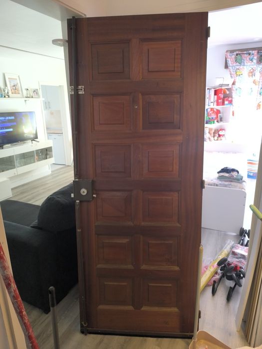 Porta de Madeira ( entrada)