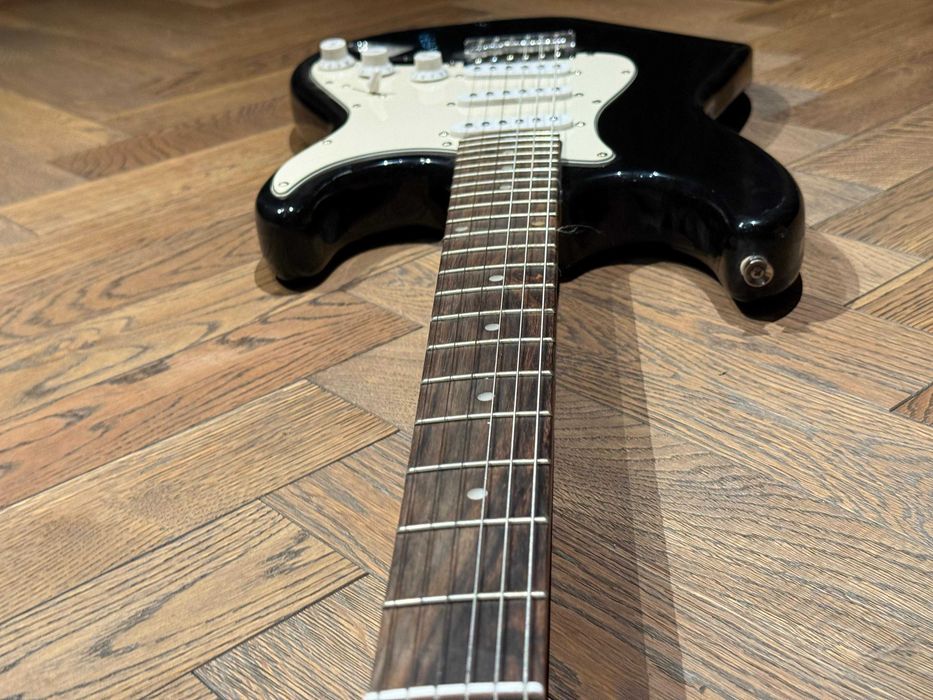 Skytec Stratocaster - pełnowymiarowa gitara elektryczna, sprawna