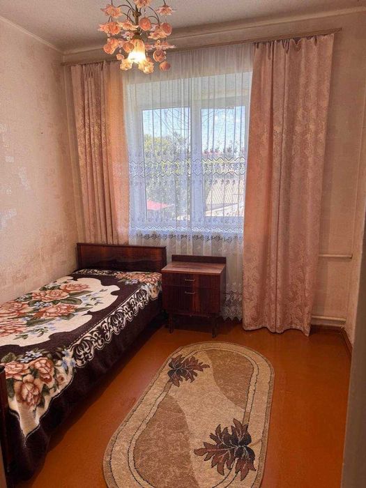 Трикімнатна квартира на Гречанах!