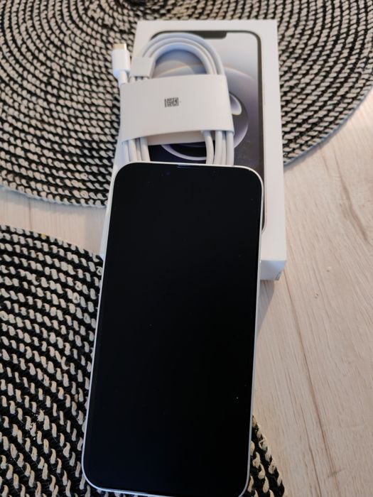 Sprzedam iPhone 16 e