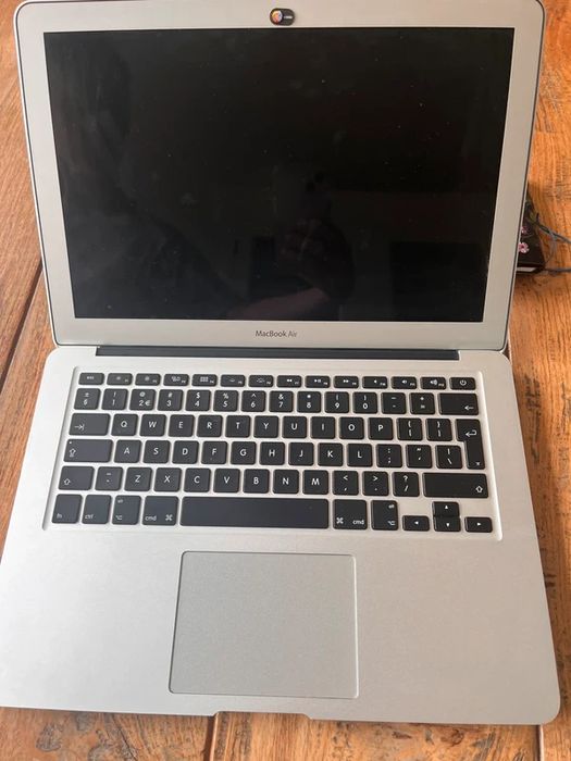 Apple MacBook Air 13-inch (2017) 128 GB com Carregador