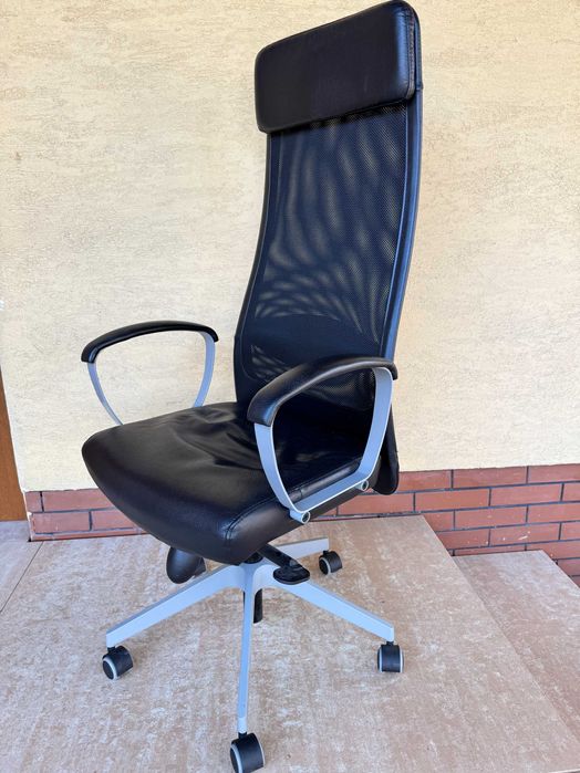 Fotel ergonomiczny biurowy Markus Ikea skóra czarny regulowany krzesło