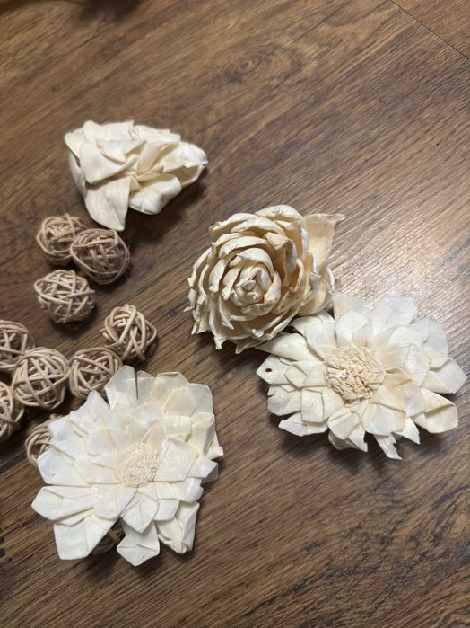 Patyczki i ozdoby rattanowe, czarne, beżowe, zapach