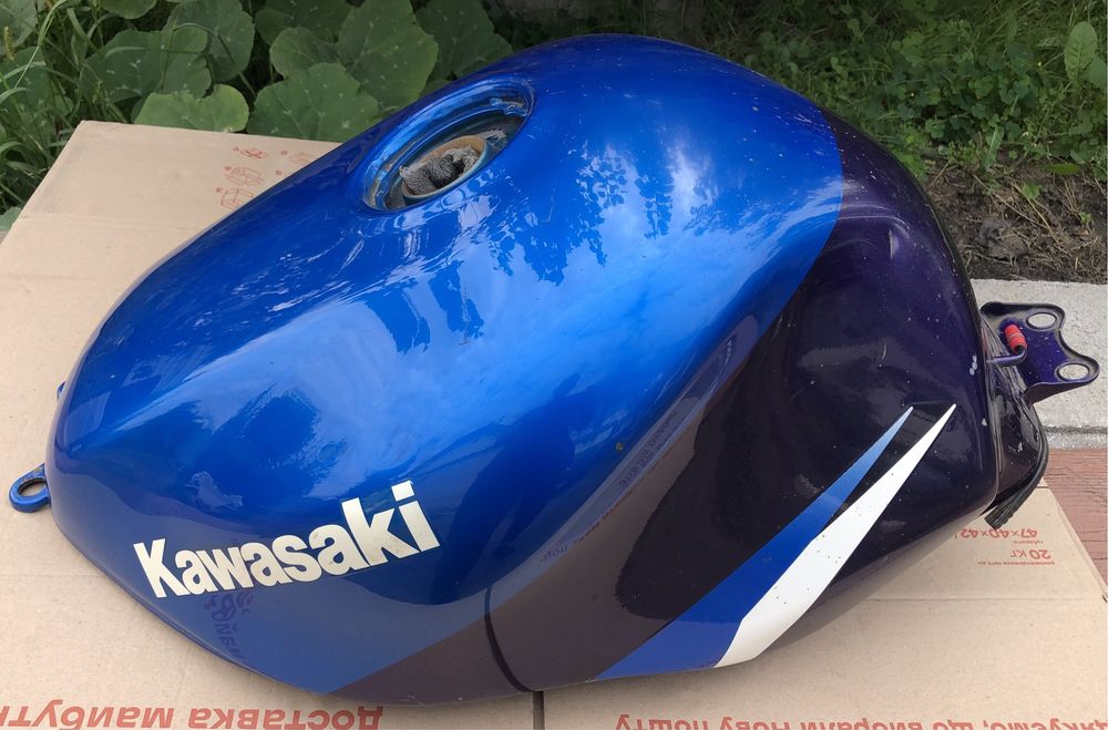 SE　9/1 Ford 1488994.Болт двигателя FORD FIESTA/FUSION 2001-2012