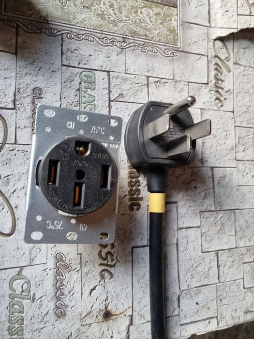 Вилка Штекер  NEMA 14-30 120-240v