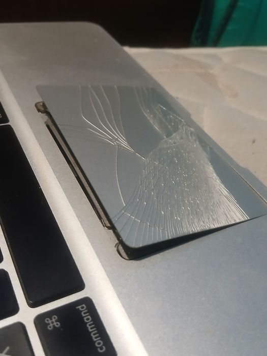 Tenho esse mac da Apple ( para peças) s/ carregador