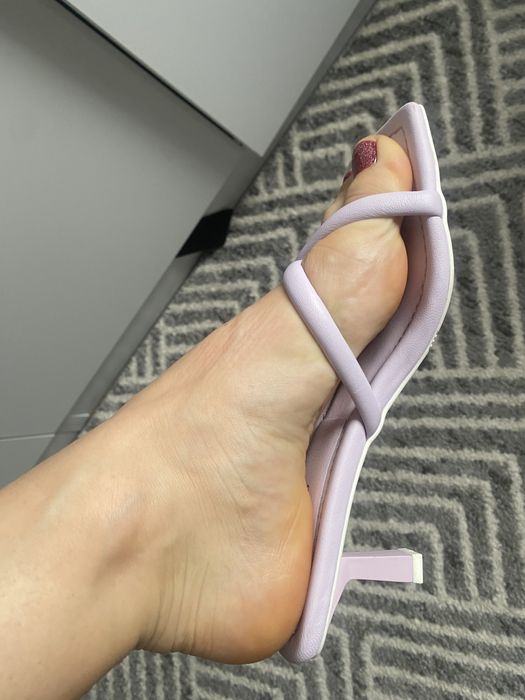 Klapki Guess rozmiar 38