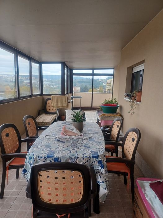 Alugo quarto em t3