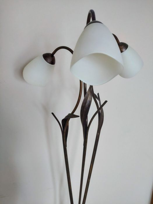 Lampa podłogowa metaloplastyka miedziana