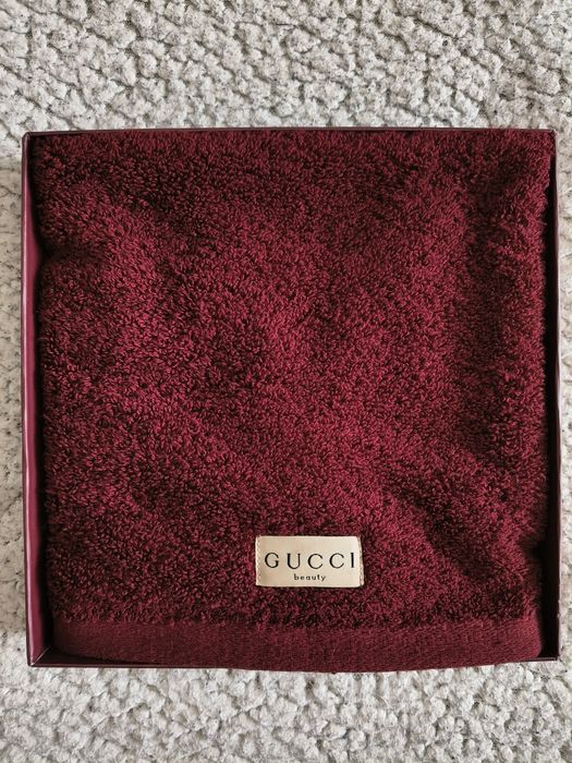Oryginalny Ręcznik GUCCI Beauty Burgundy (Unikat VIP Gift, Pudełko)
