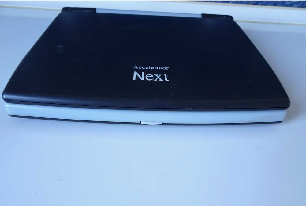 Accelerator Next Laptop edukacyjny i do gier niemieckojęzyczny