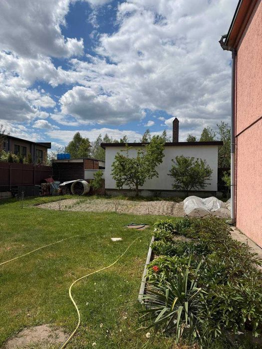 Продаж 2 поверхового будинку Бірки
