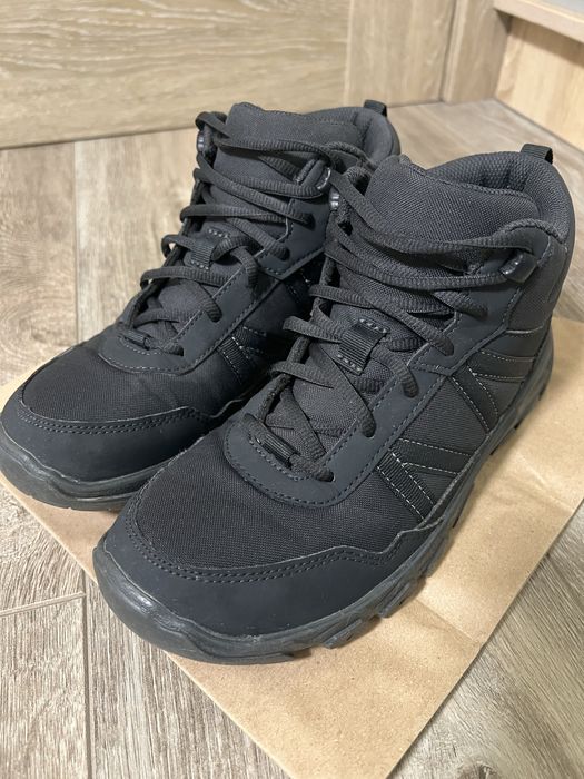 Продам ботінки 39 розмір гарна фірма. QUECHUA