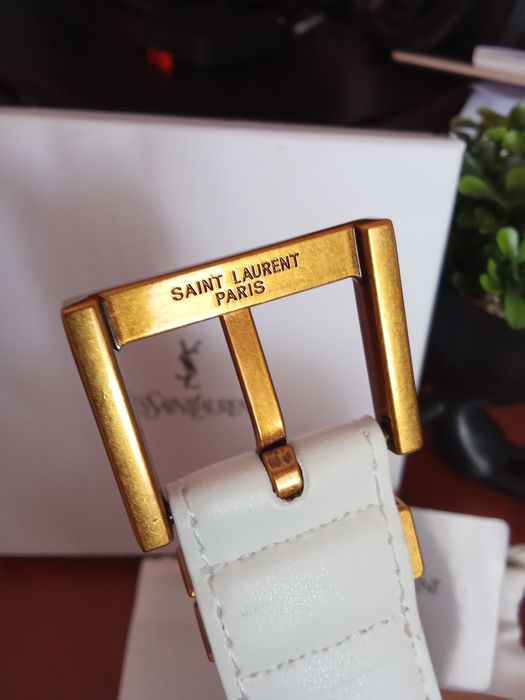 Cinto branco em couro 115cm