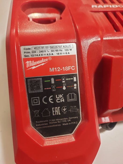 Ударний шуруповерт Milwaukee M18 FID,плюс швидка зарядка і акумулятор3