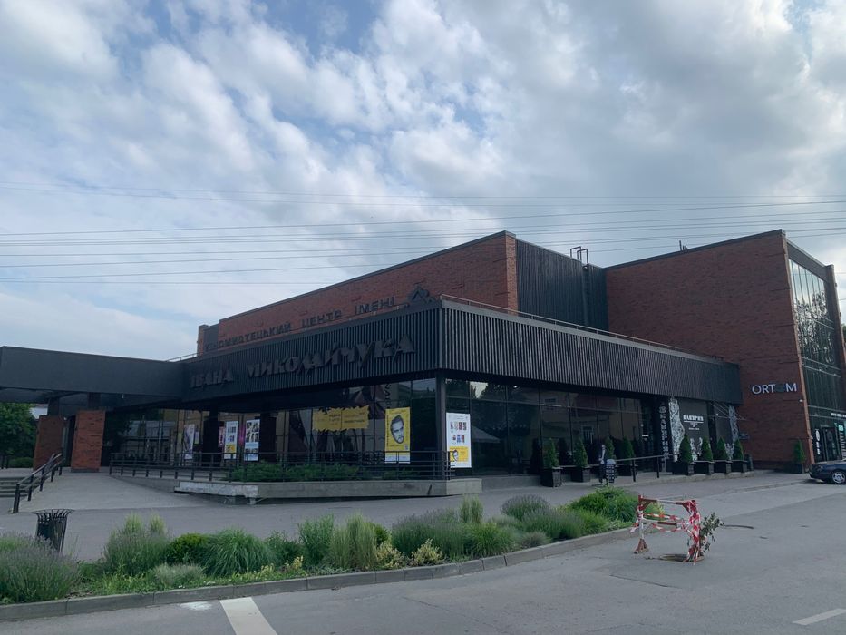 МІ Продається фасадне приміщення по вулиці Головній біля кінотеатру