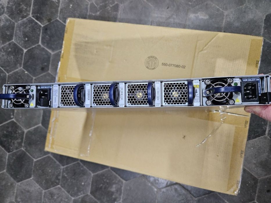 Керованный комутатор Arista DCS-7124SX