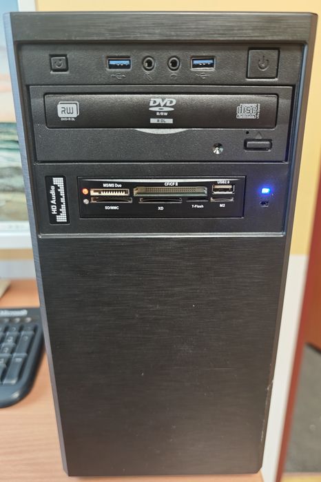 Zestaw: monitor 24", komputer AMD Ryzen 5, 32GB RAM, SSD 512GB, Win11