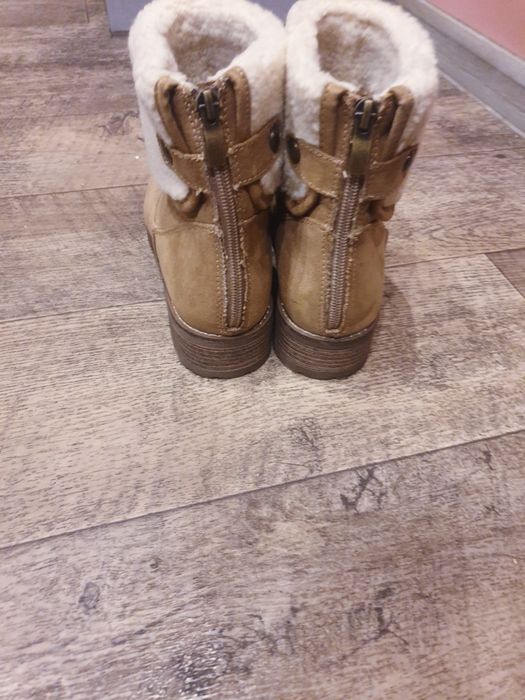 Ciepłe botki nowe rozm.39