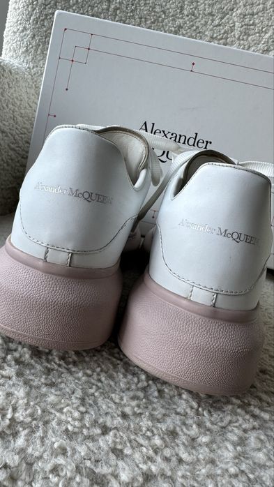 Alexander McQueen sneakersy