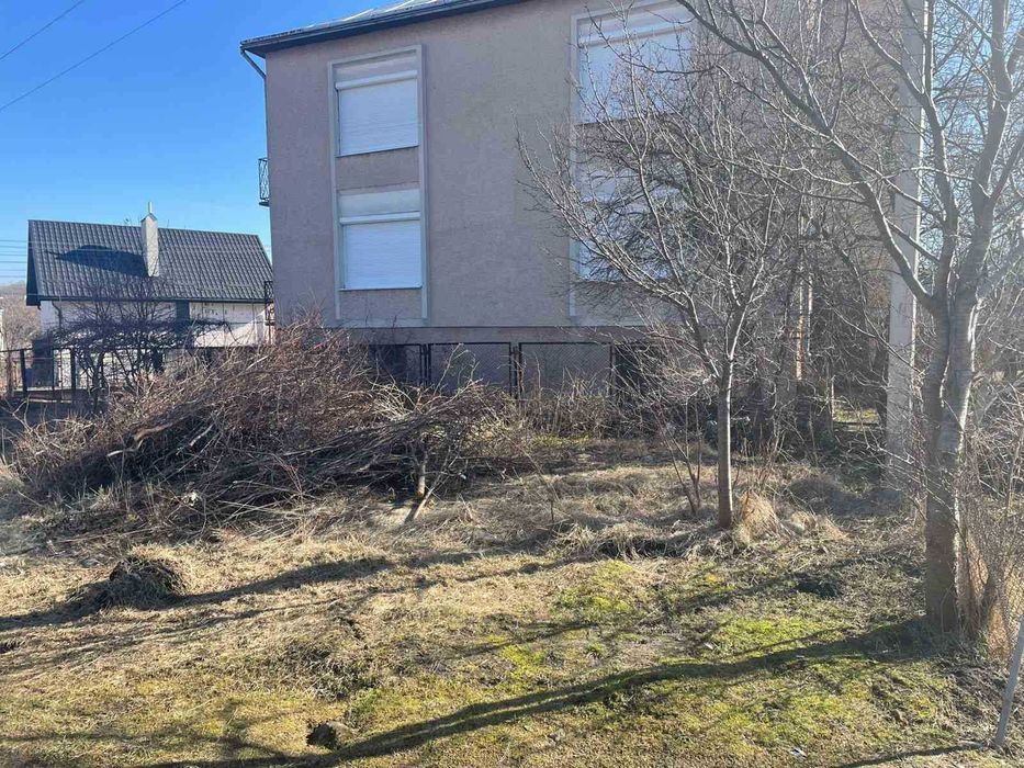 Продається земельна ділянка 4 сотки у м. Винники по вул. Мирона Кипріяна, 16