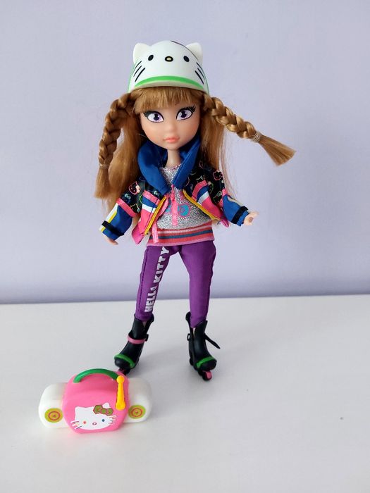 Boneca patinadora - Hello Kitty