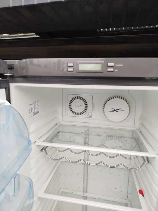 chłodziarka lodówka witryna chłodnicza lada